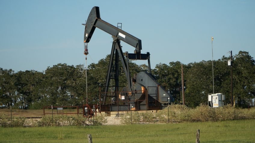 Uma bomba hidráulica para Exploração terrestre de petróleo